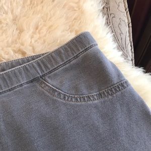 Gray stretch leggings